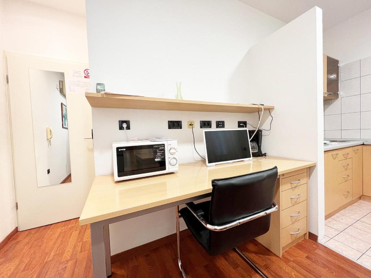 Rooms Studentsko Naselje Ivan Goran Kovacic Rijeka Room photo